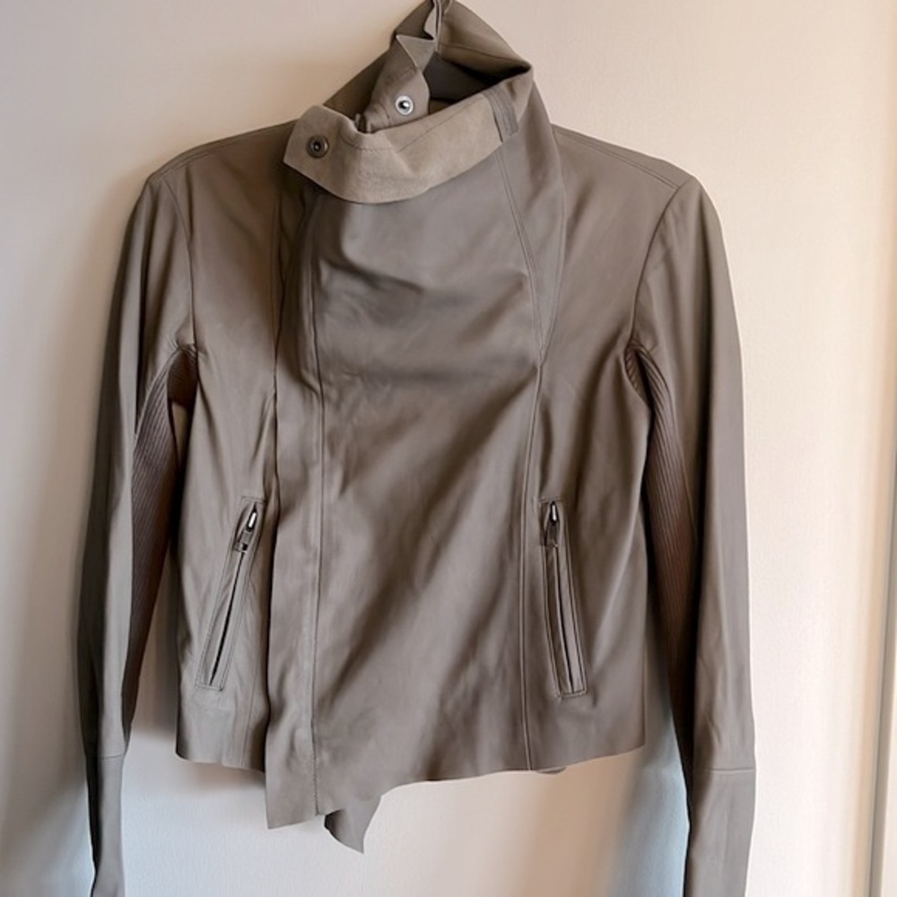 VEDA Leather Moto Biker Jacket - Picture 14 of 15